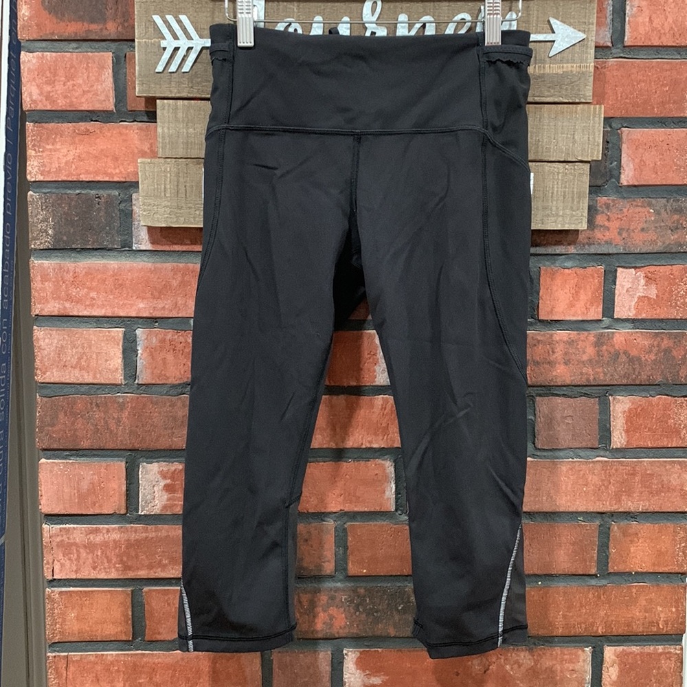 Lululemon Capri - Picture 1 of 10